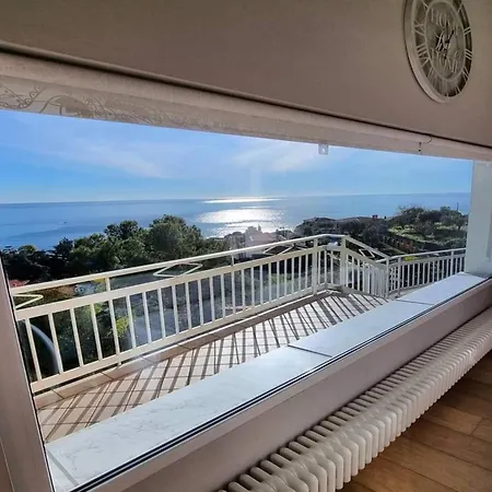 La Conchiglia Vista Mare Apartment *